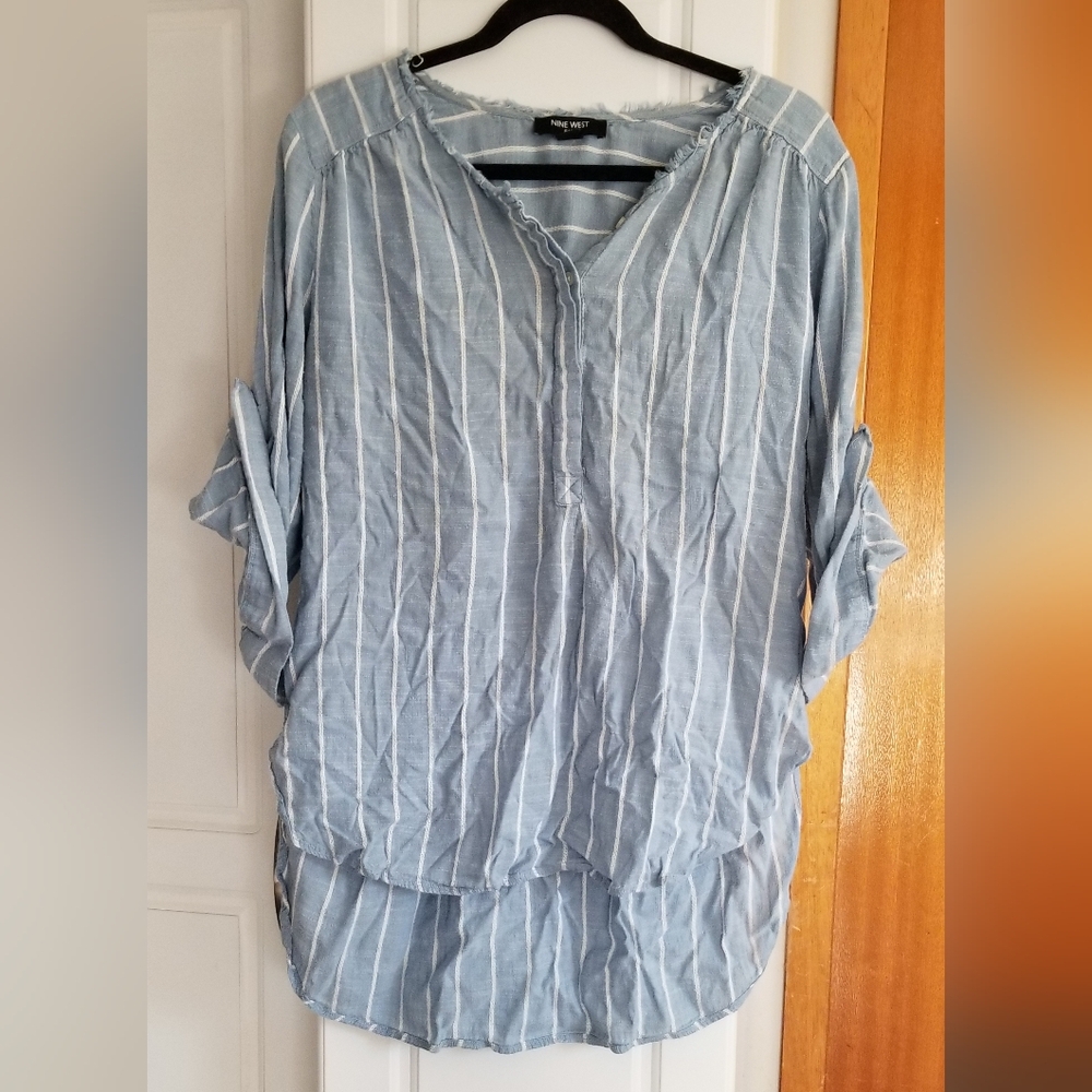 ☃️🚨Nine West Jeans Missy tunic striped high low shirt w quarter button detail